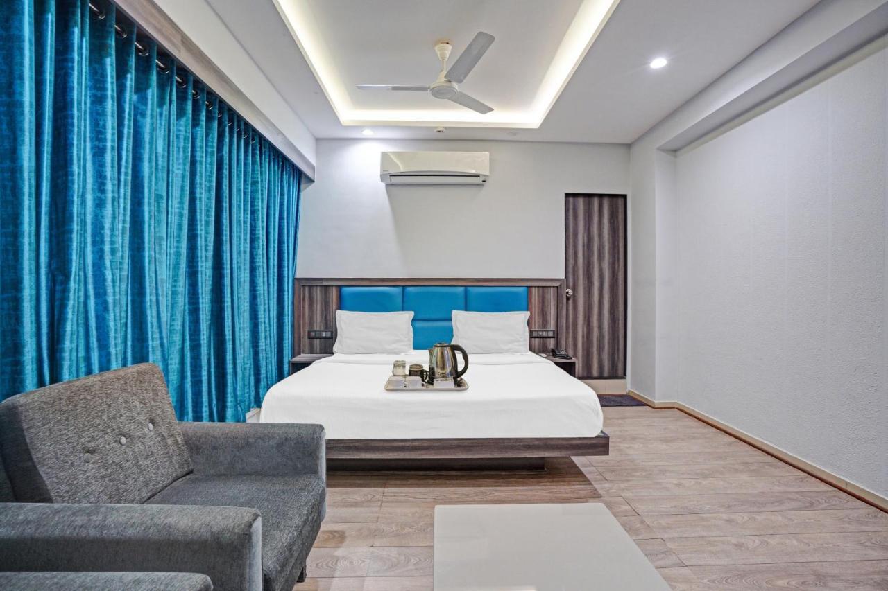 Super Oyo Townhouse 639 Hotel Citadel 2 Surat Exterior foto